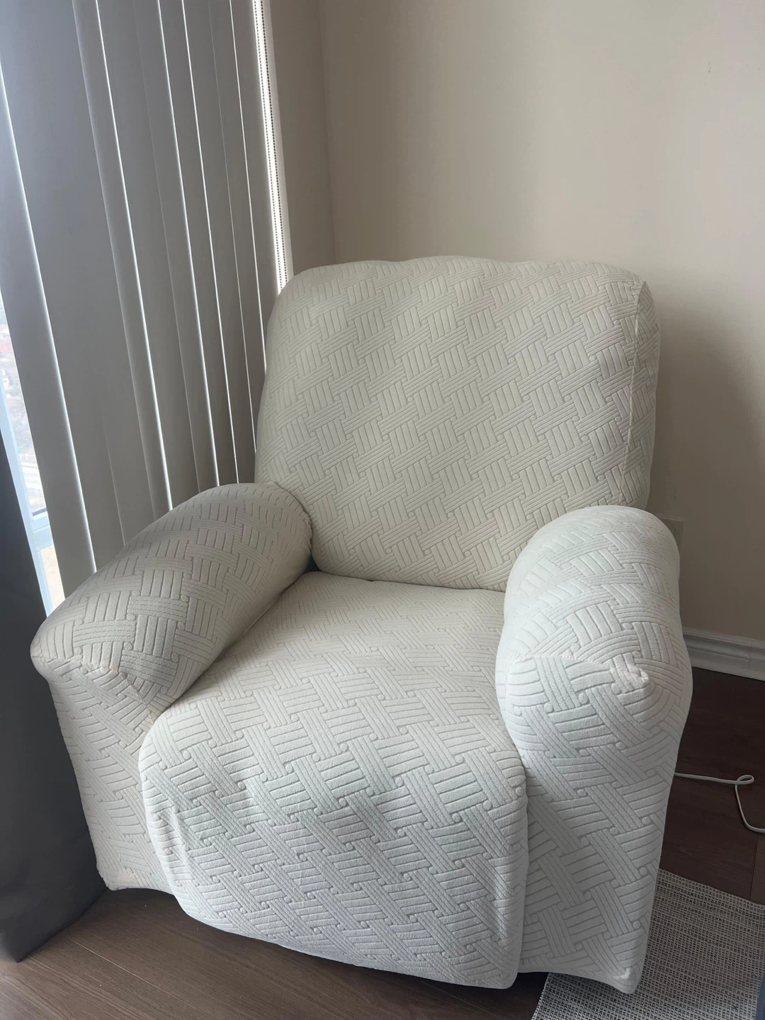 Plush Recliner Chair with sidepockets