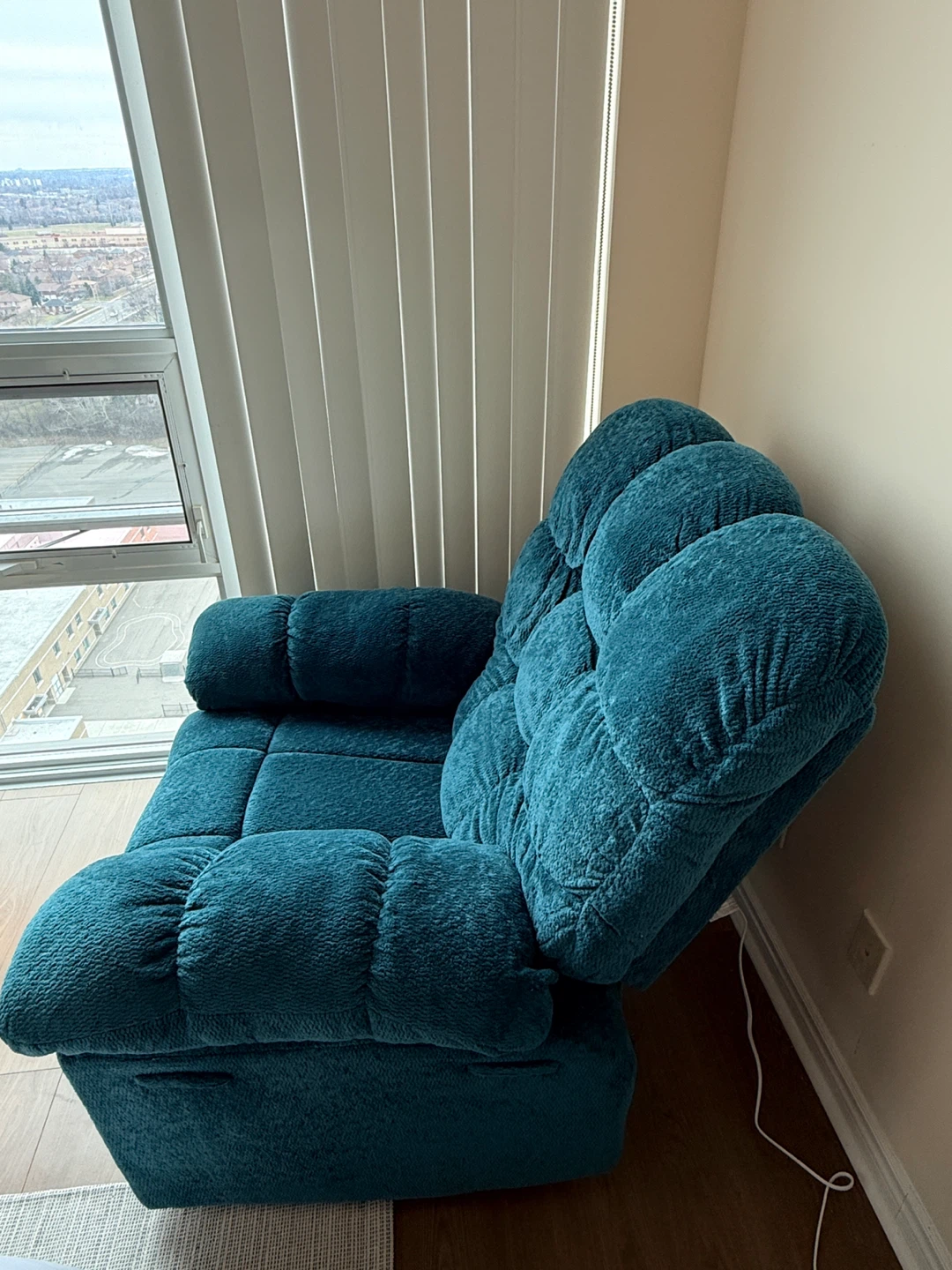Plush Recliner Chair with sidepockets - photo 4