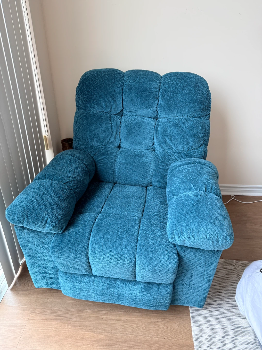 Plush Recliner Chair with sidepockets - photo 5