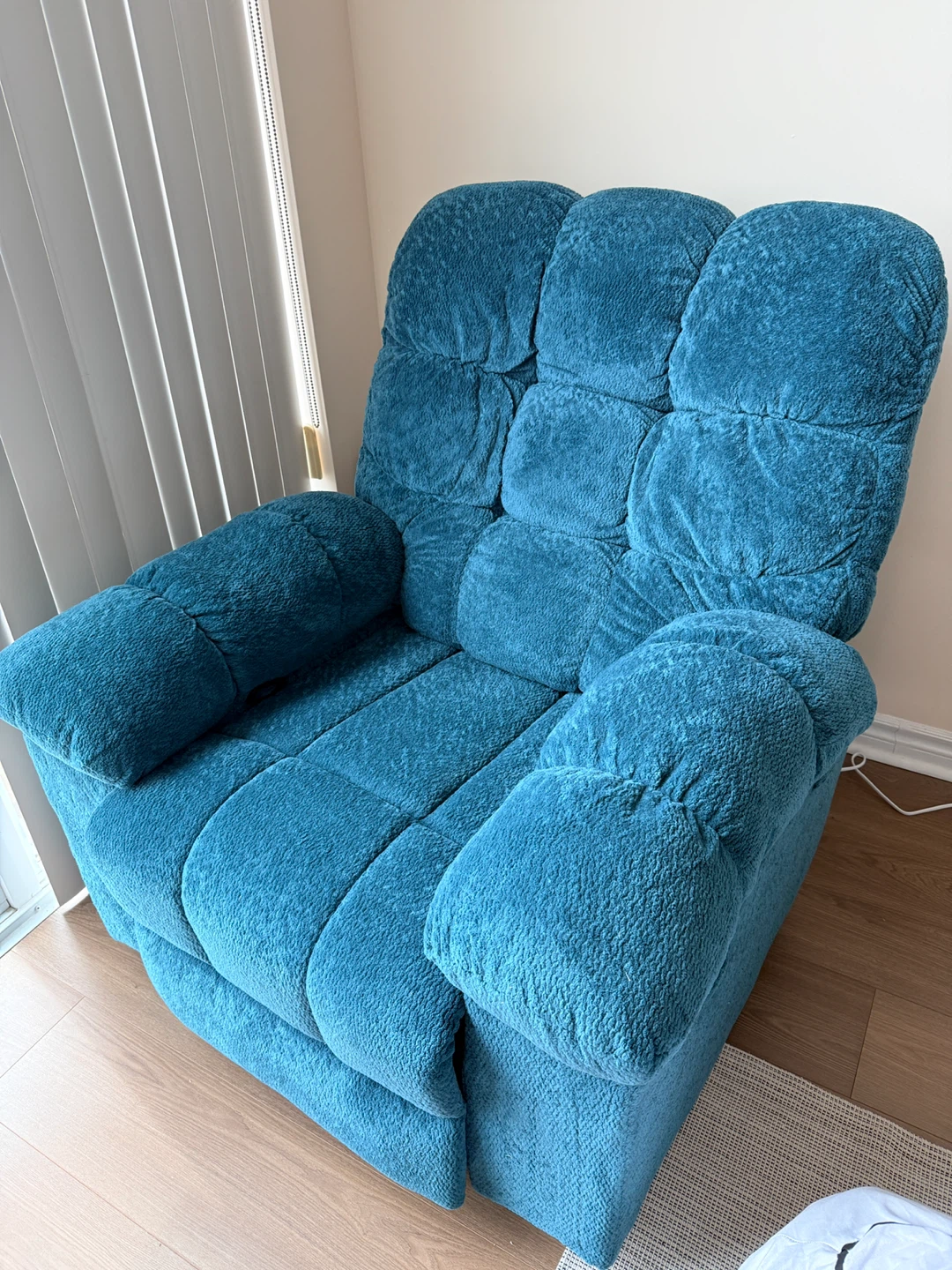Plush Recliner Chair with sidepockets - photo 3