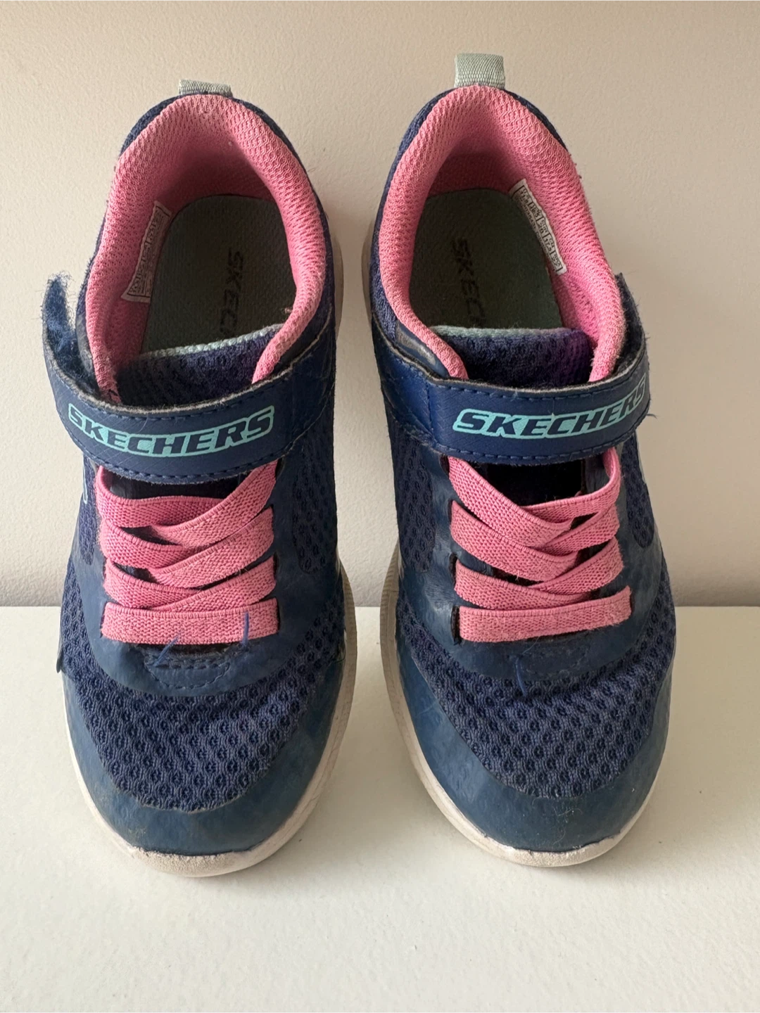 Skechers Girls Sneakers Size 11.5