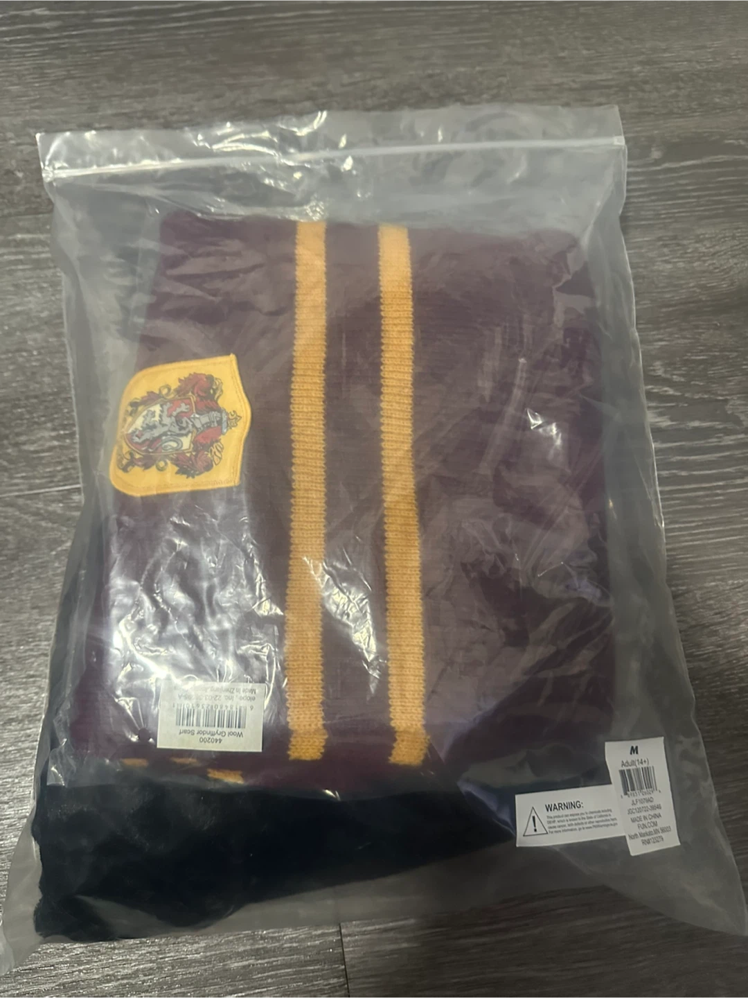 Harry Potter Gryffindor Scarf and Robe Costume - photo 4