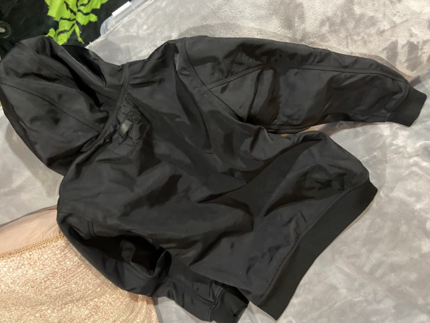 Kirkland Signature Black Zip-Up Hoodie - L/G