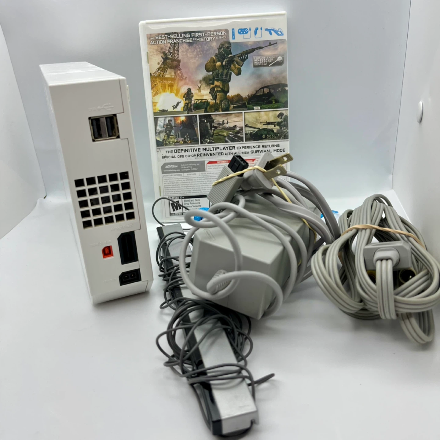 Tested & Working Backwards Compatible Wii + COD Modern Warfare 3 - photo 5