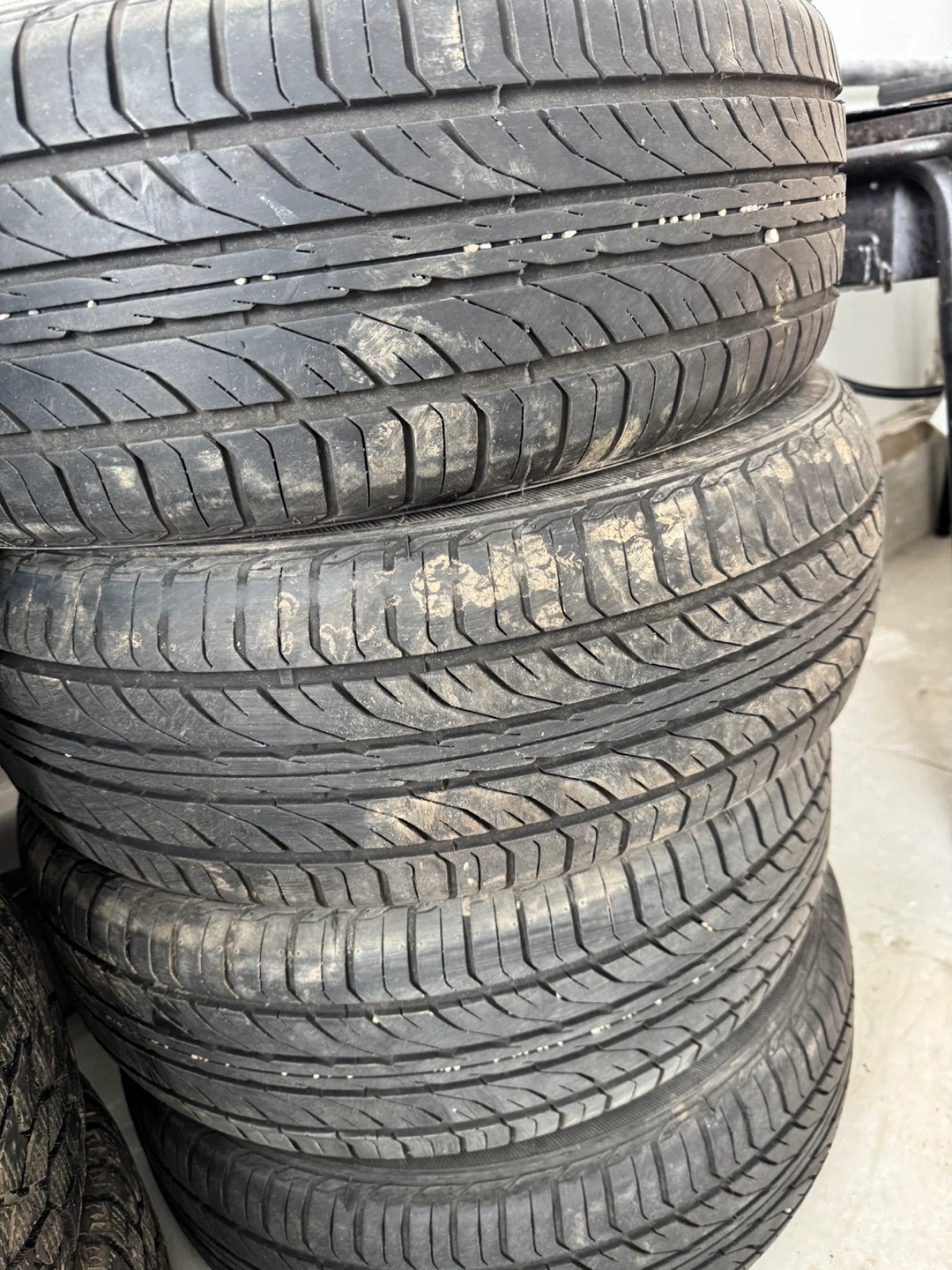 215/60r16 rockblade rock 515 all season tires set of four