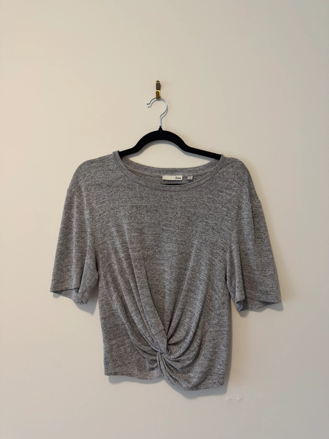 Aritzia - Wilfred Free Grey Twist Front Top - Size Medium