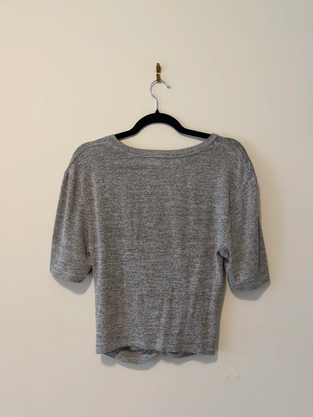 Aritzia - Wilfred Free Grey Twist Front Top - Size Medium - photo 3