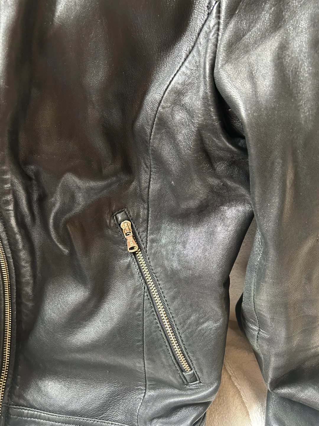 Black Leather Jacket - Some Damage - photo 4