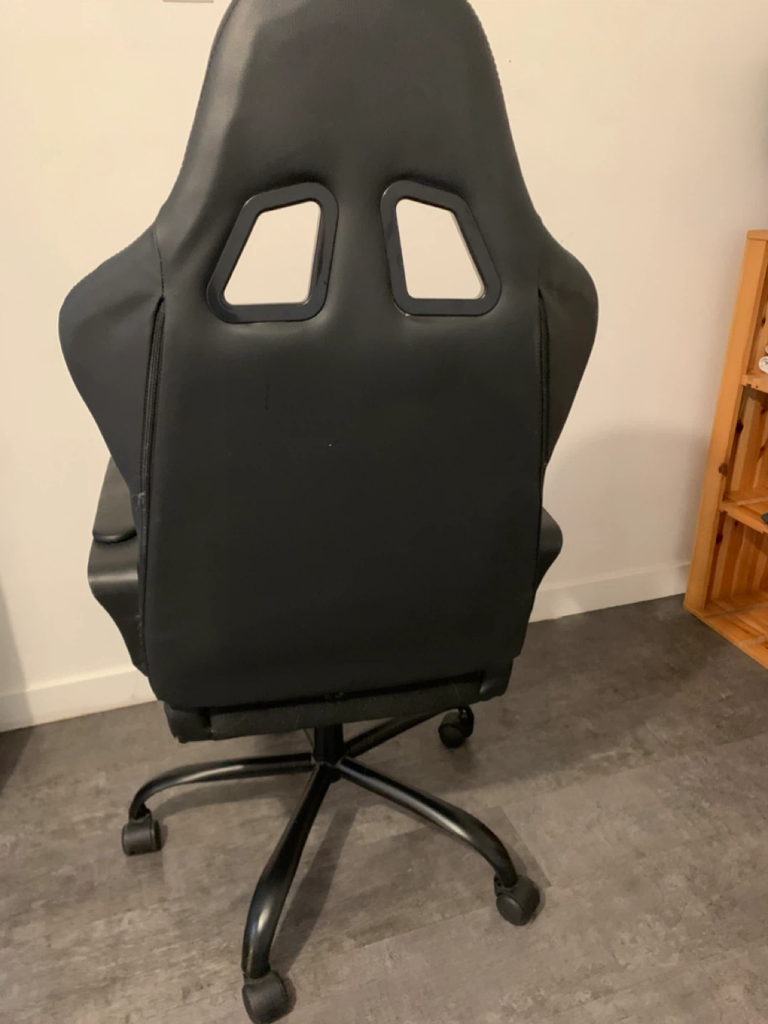 Black and White Gaming Chair - photo 2