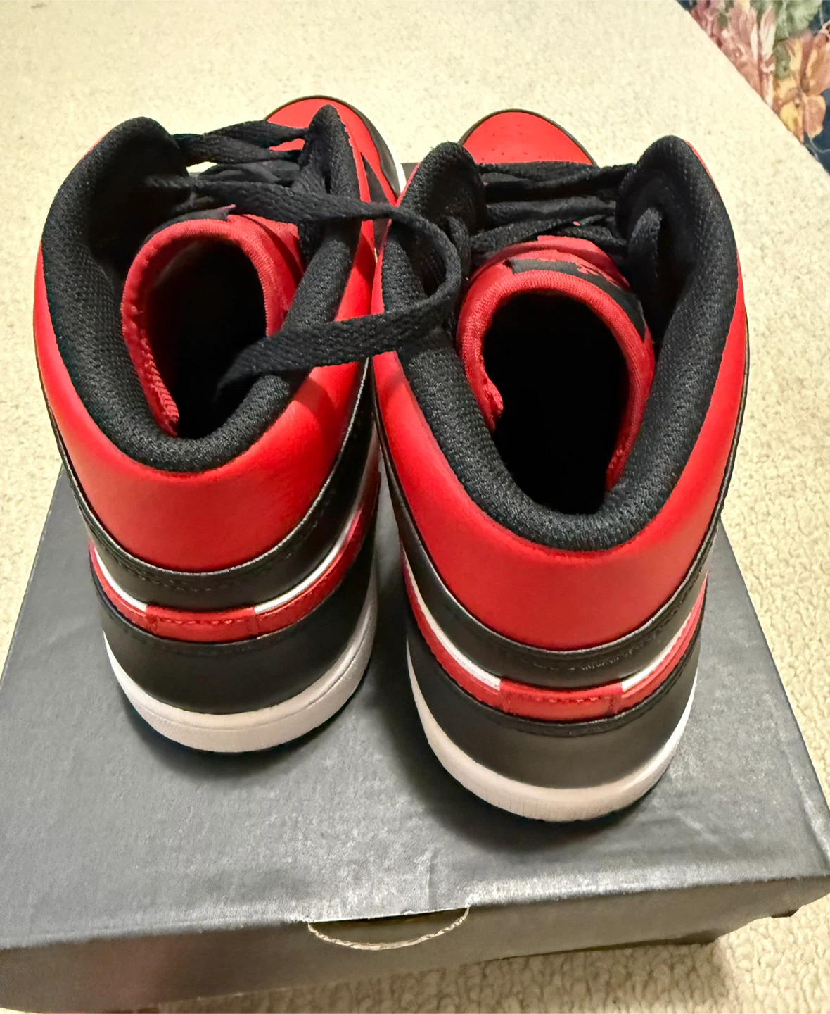 Air jordan shoes 1 and 3 - photo 2