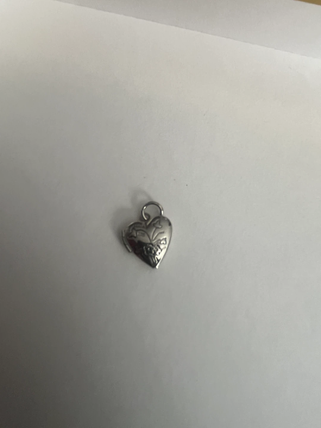Heart-shaped Locket Charm - photo 2