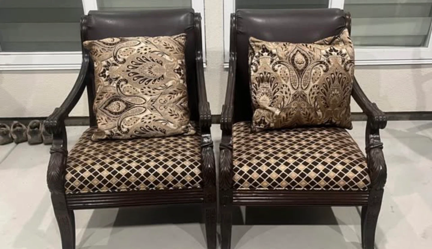 Pair of Armchairs with Decorative Pillows