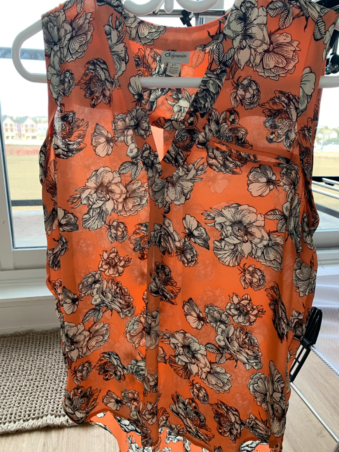 Dynamite Women's Orange Floral Sleeveless Top