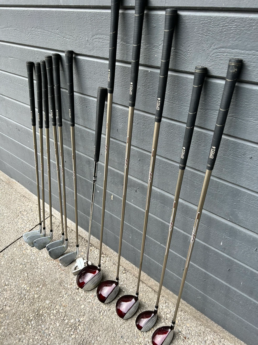Tour Edge Golf Clubs Set