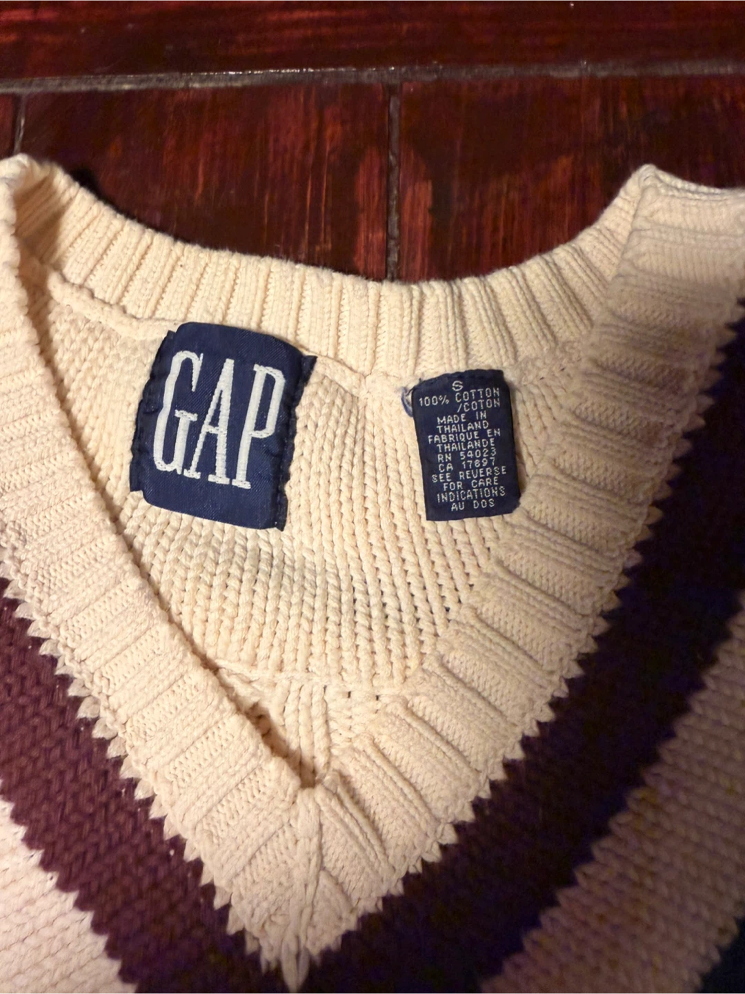 GAP Cream Cable Knit V-Neck Sweater - photo 3