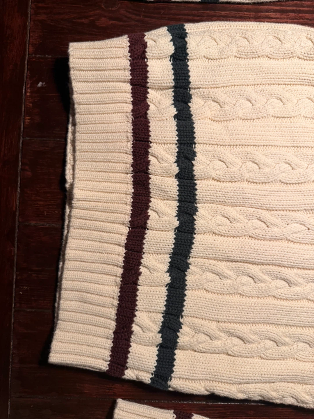 GAP Cream Cable Knit V-Neck Sweater - photo 4