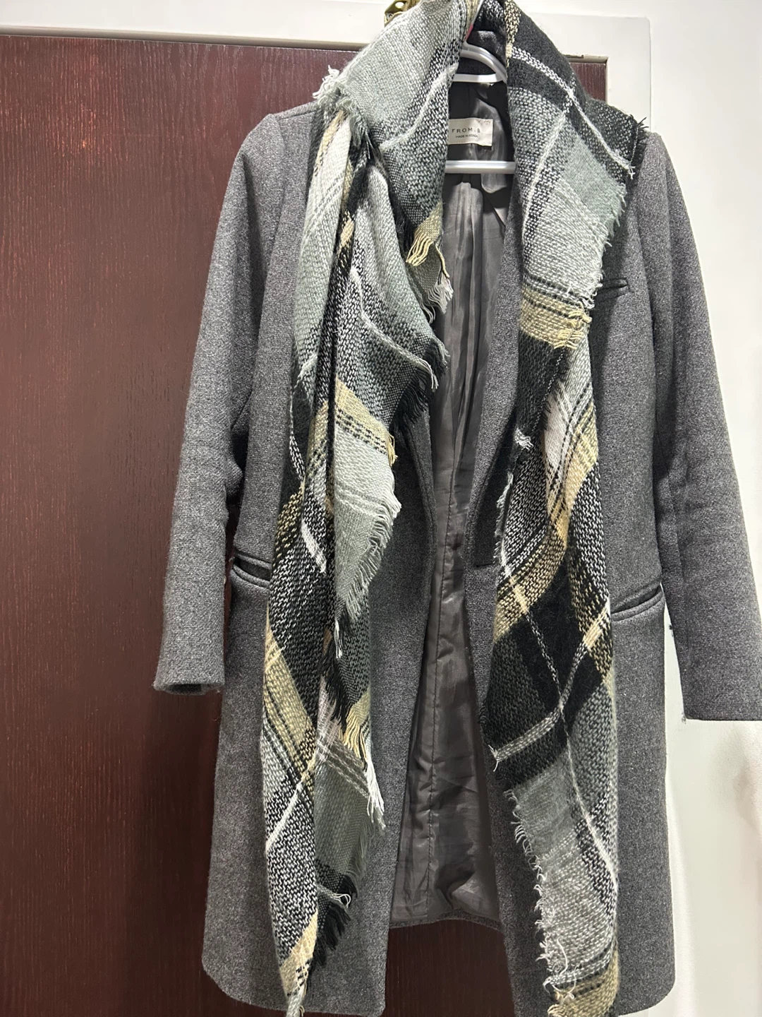 Grey Plaid Triangular Scarf - photo 4