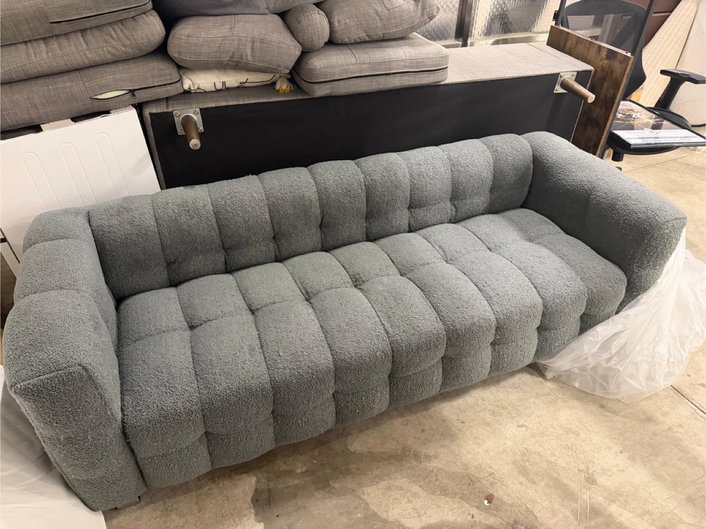 Sofa urgent selling - photo 2
