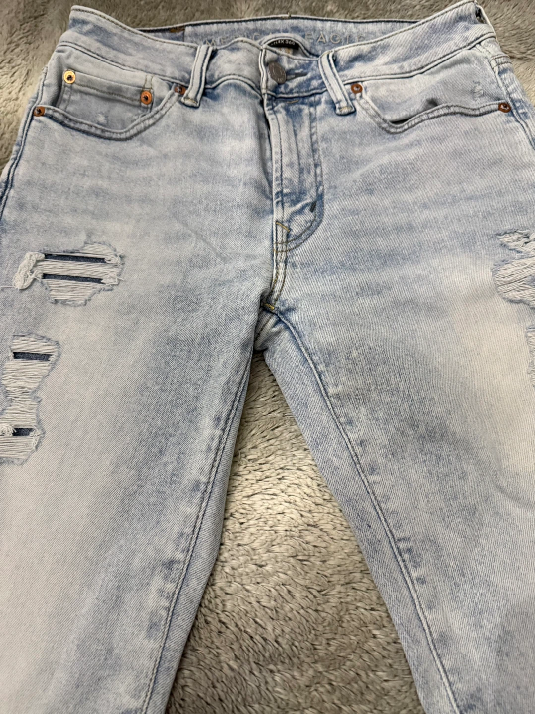 American Eagle Light Wash Distressed Denim Jeans - photo 2