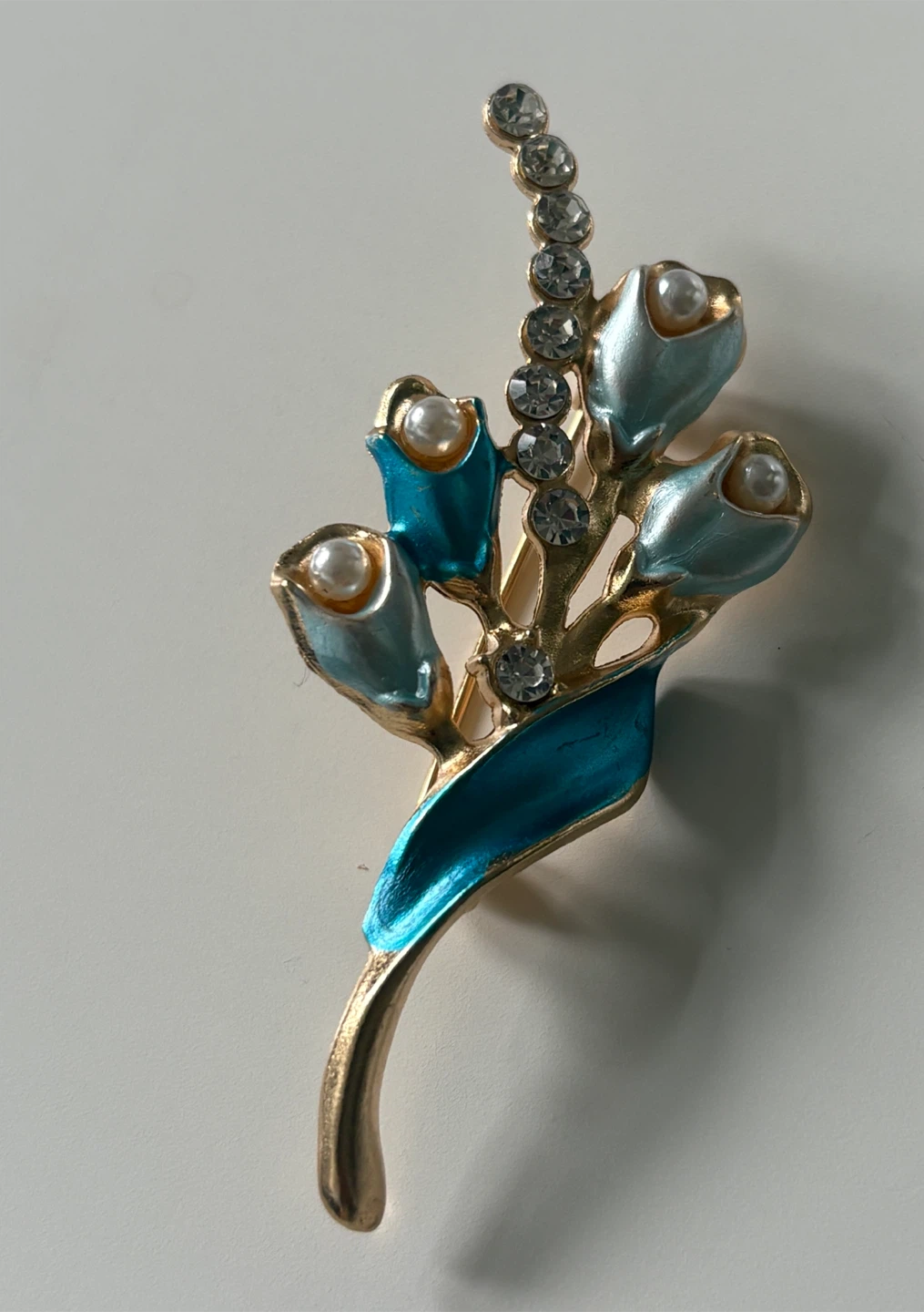 Beautiful Flower Brooch with Faux Pearls and Rhinestones - photo 3