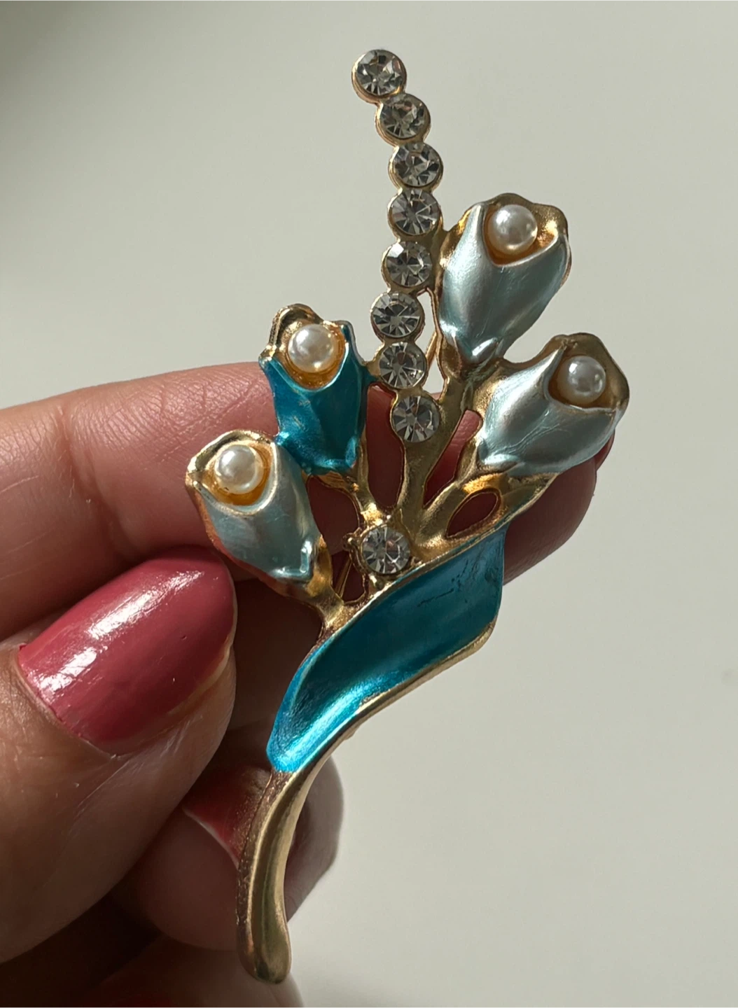 Beautiful Flower Brooch with Faux Pearls and Rhinestones - photo 4