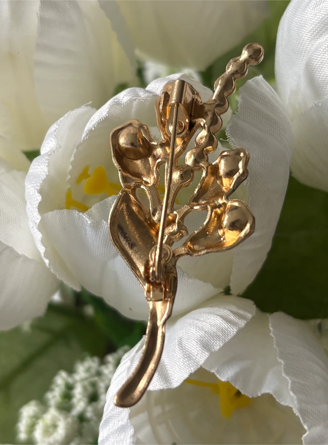 Beautiful Flower Brooch with Faux Pearls and Rhinestones - photo 2