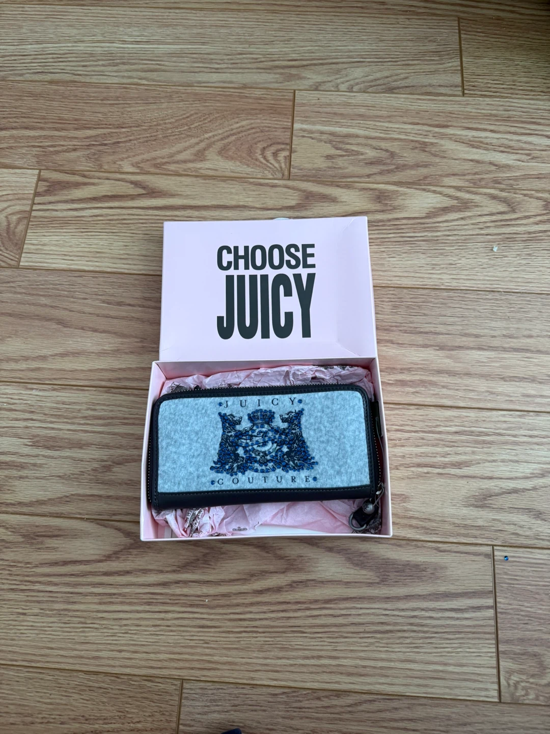 Juicy Couture Zip Around Wallet