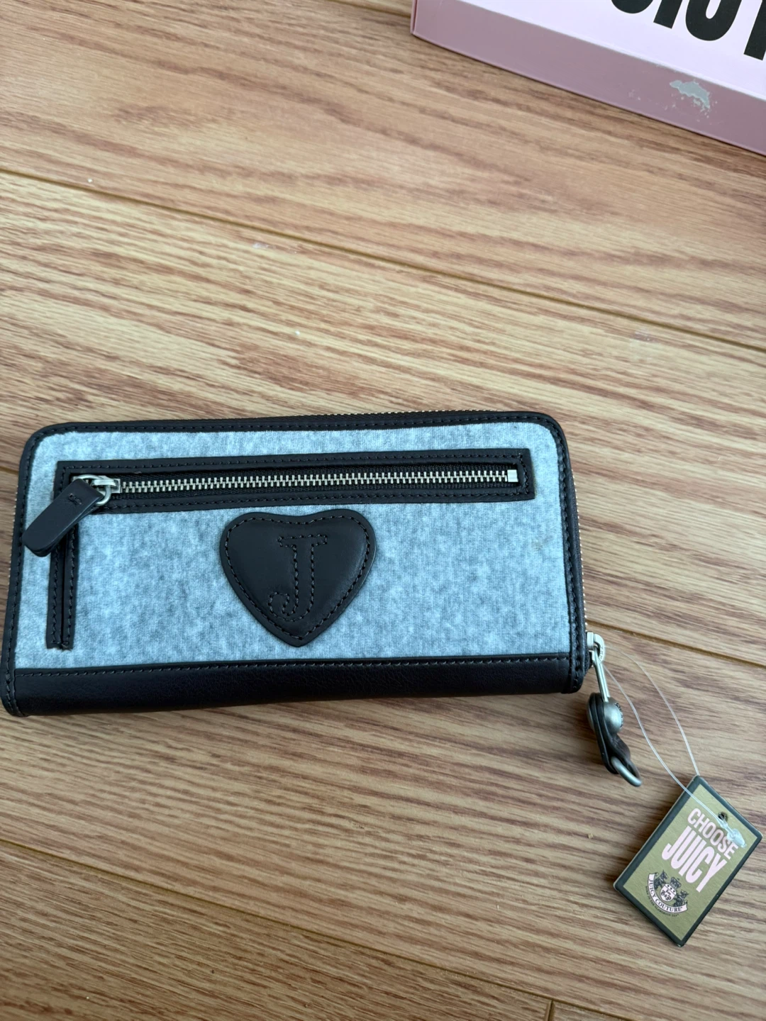 Juicy Couture Zip Around Wallet - photo 3