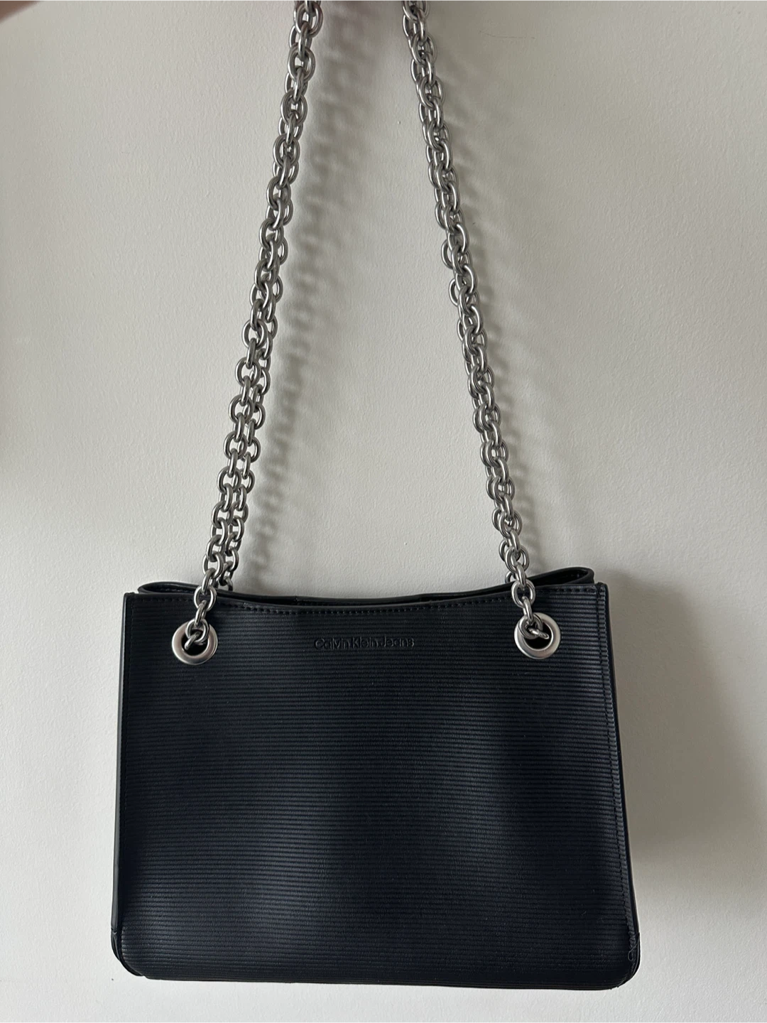 Calvin Klein Jeans Black Shoulder Bag with Chain Strap - photo 2