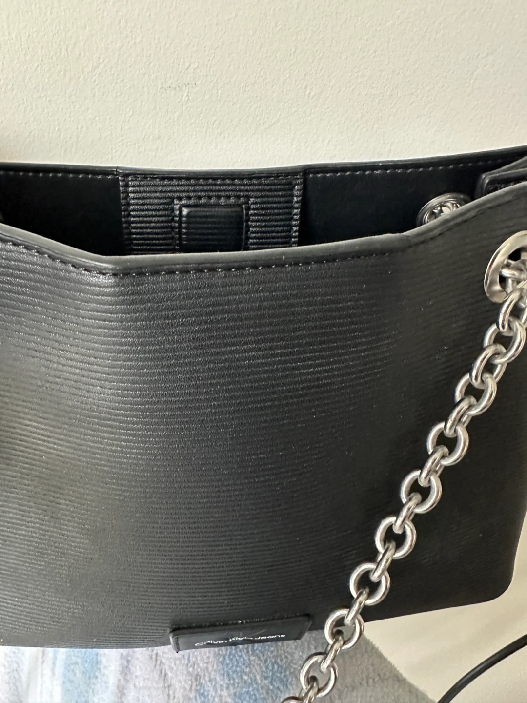 Calvin Klein Jeans Black Shoulder Bag with Chain Strap - photo 3