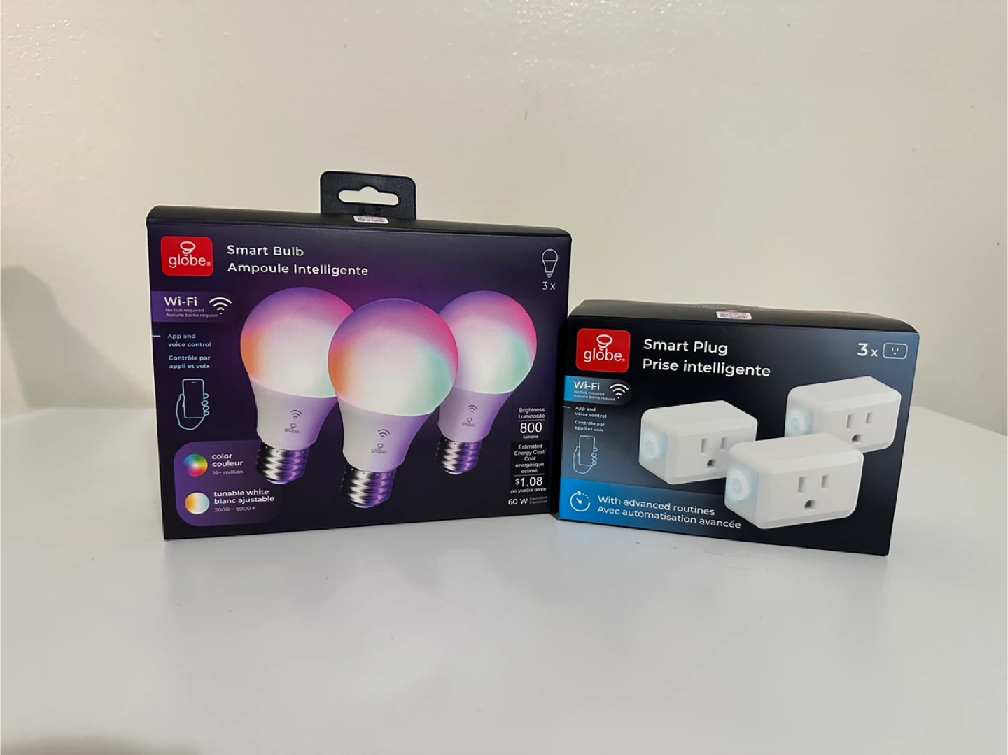 Globe Smart Plug and Smart Bulb Bundle