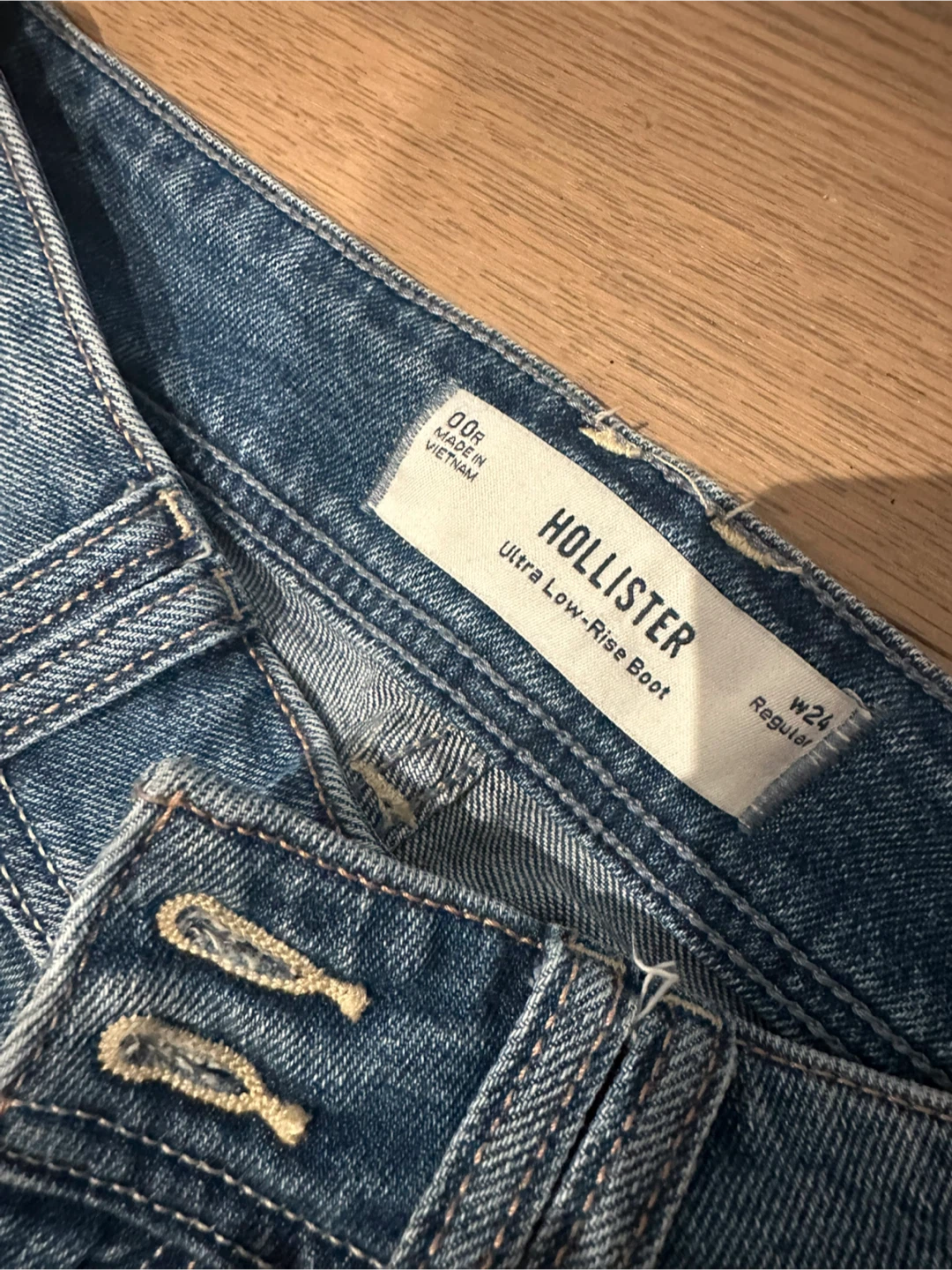 Hollister Ultra Low-Rise Boot Jeans Size 00 or 24W - photo 2