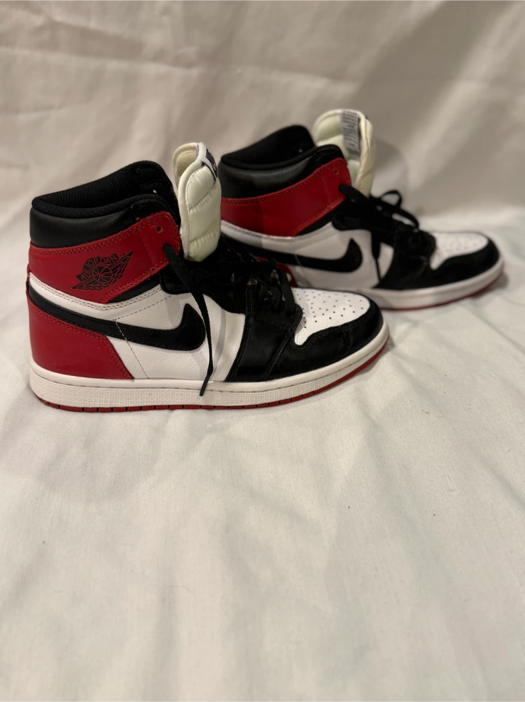 Air Jordan 1 Retro High OG "Chicago" Sneakers
