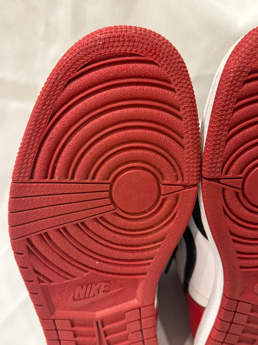 Air Jordan 1 Retro High OG "Chicago" Sneakers - photo 3