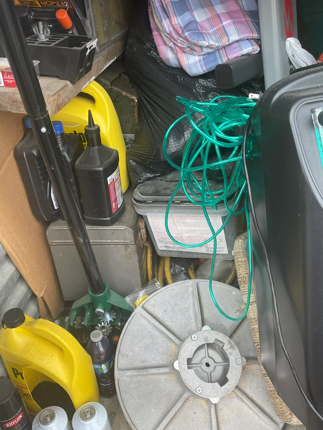 full storage, many itens