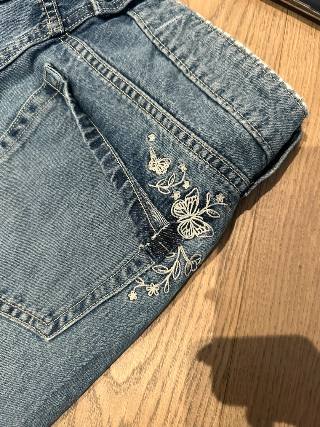 Hollister Low-Rise Baggy Jeans size W24
