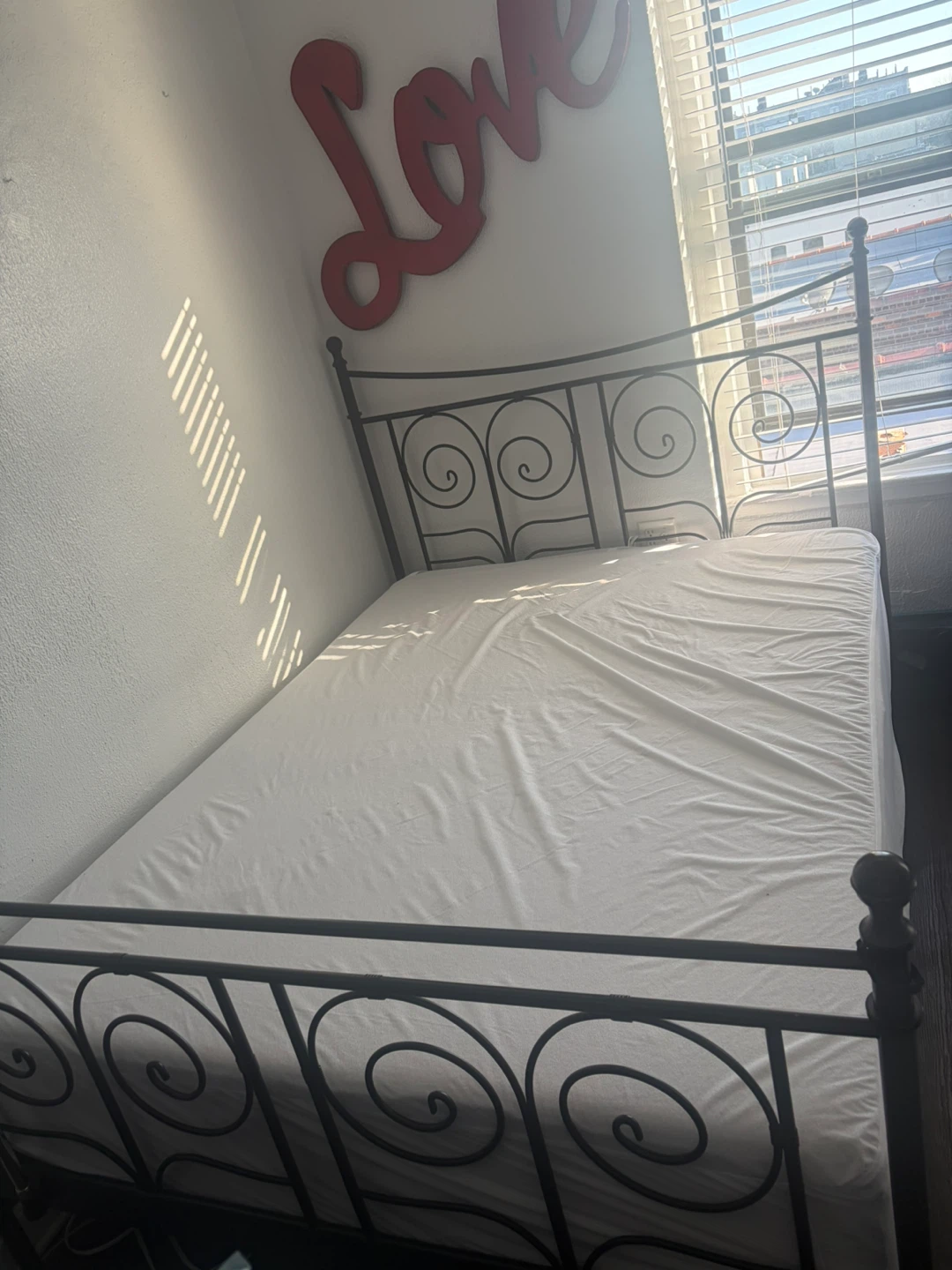 Queen Size Tempur-Pedic Mattress & Bed Frame - photo 2
