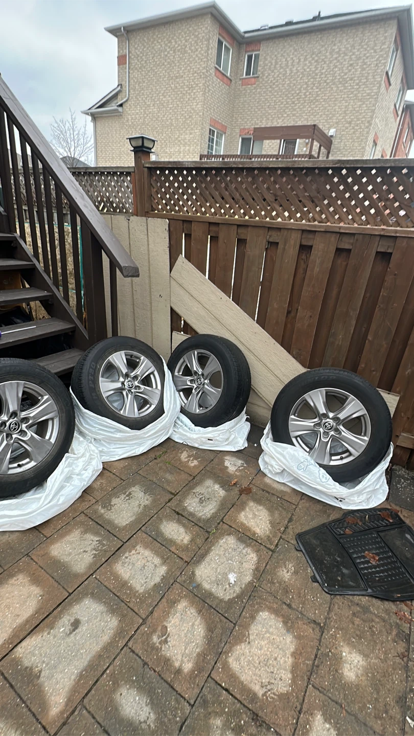 Set of 4 Dunlop Tires and Toyota Rims - photo 4