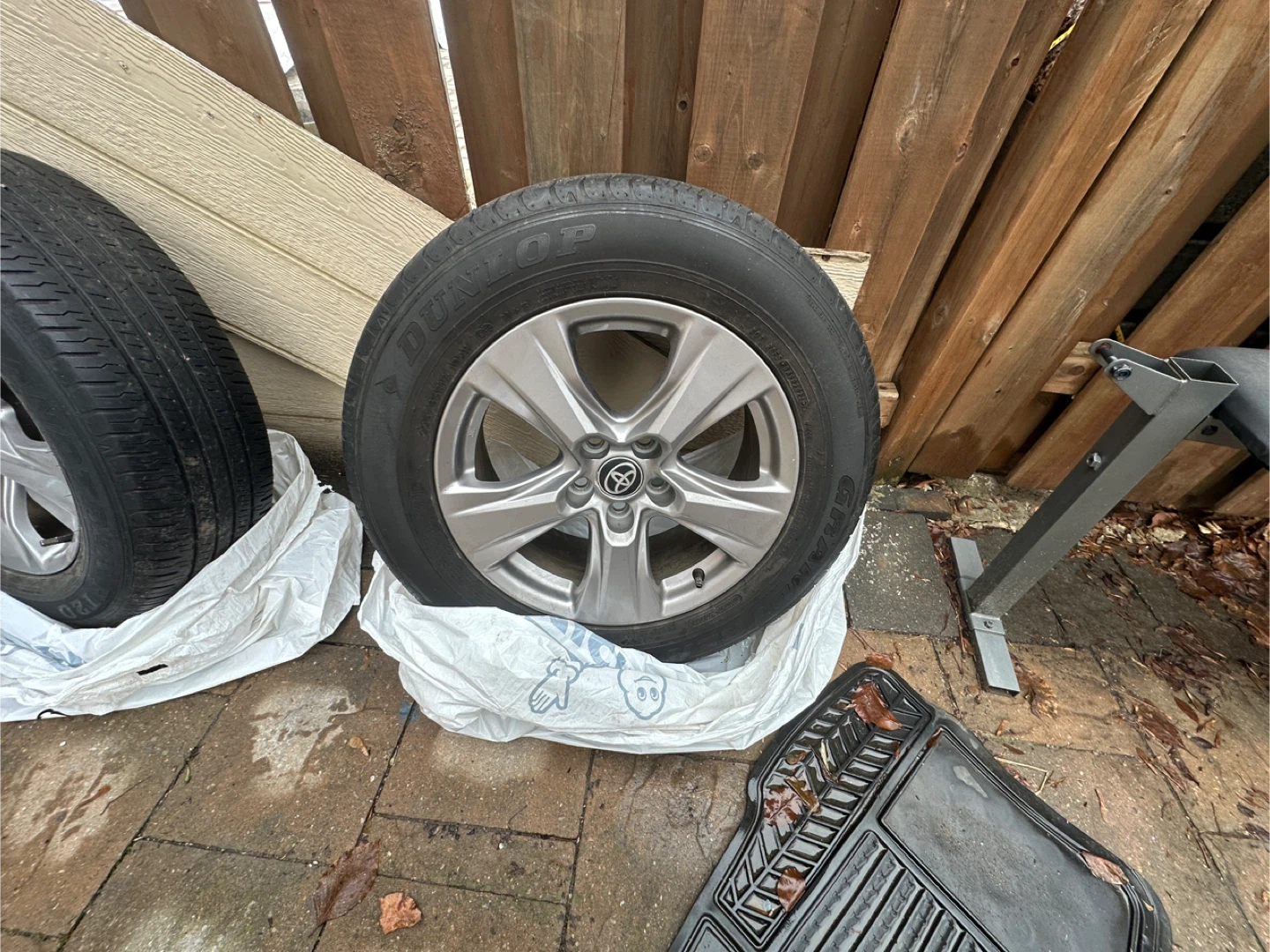 Set of 4 Dunlop Tires and Toyota Rims - photo 5