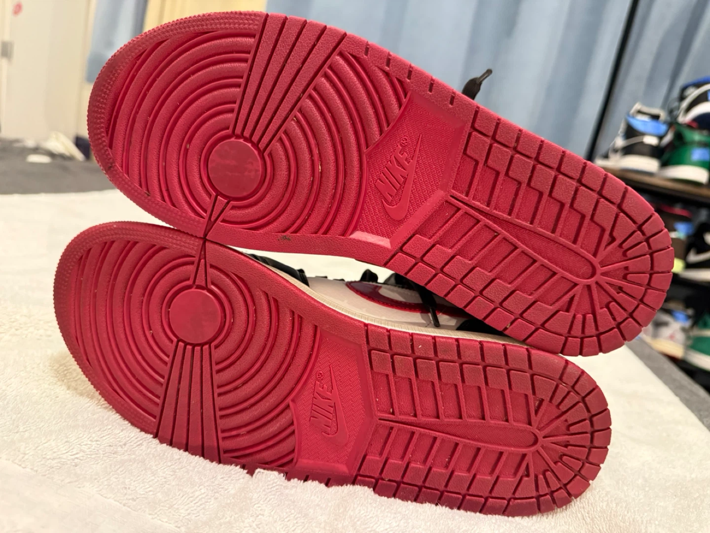 Nike Air Jordan 1 High OG "Chicago" - photo 3