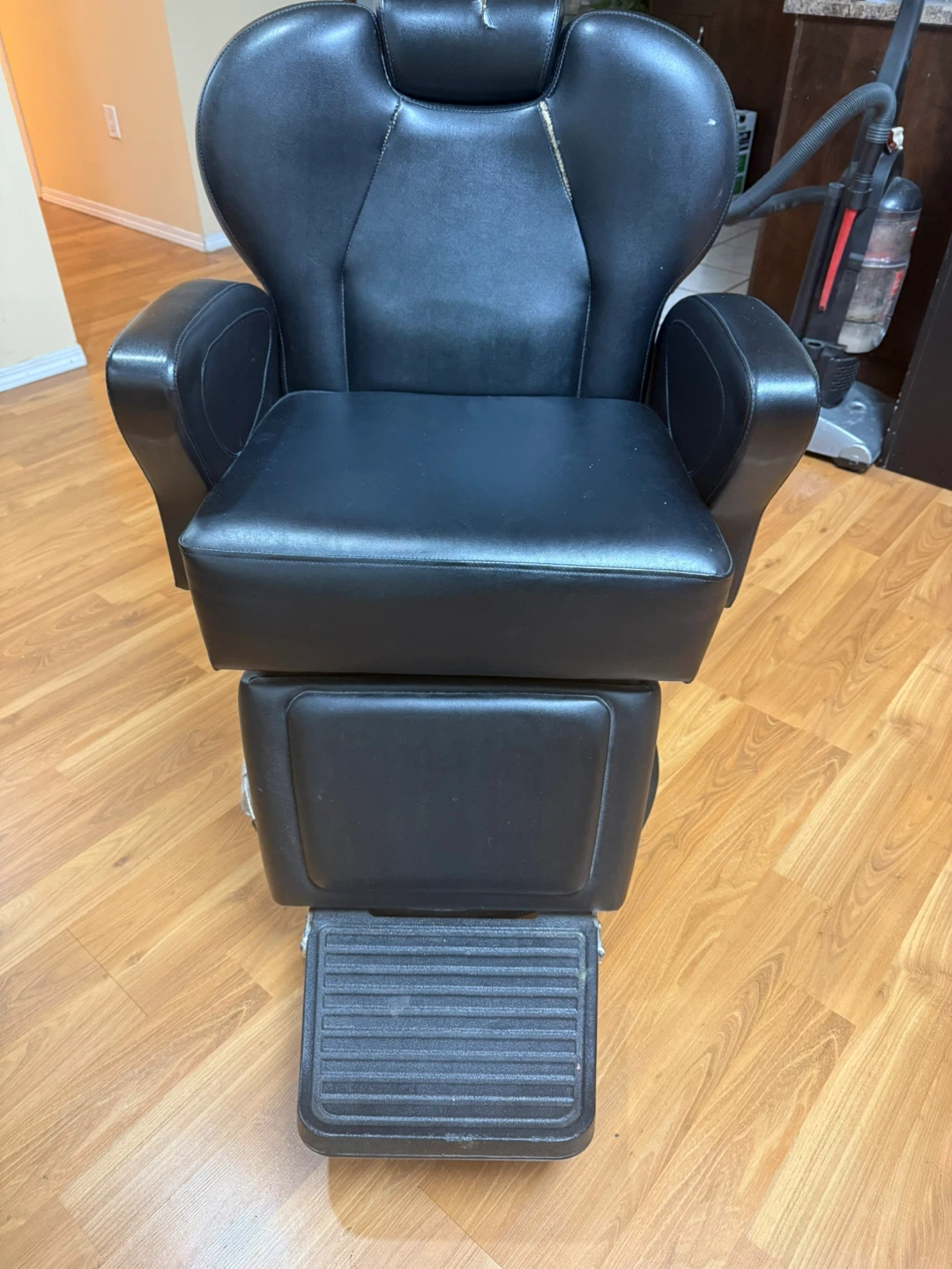 Black Barber Chair - photo 2