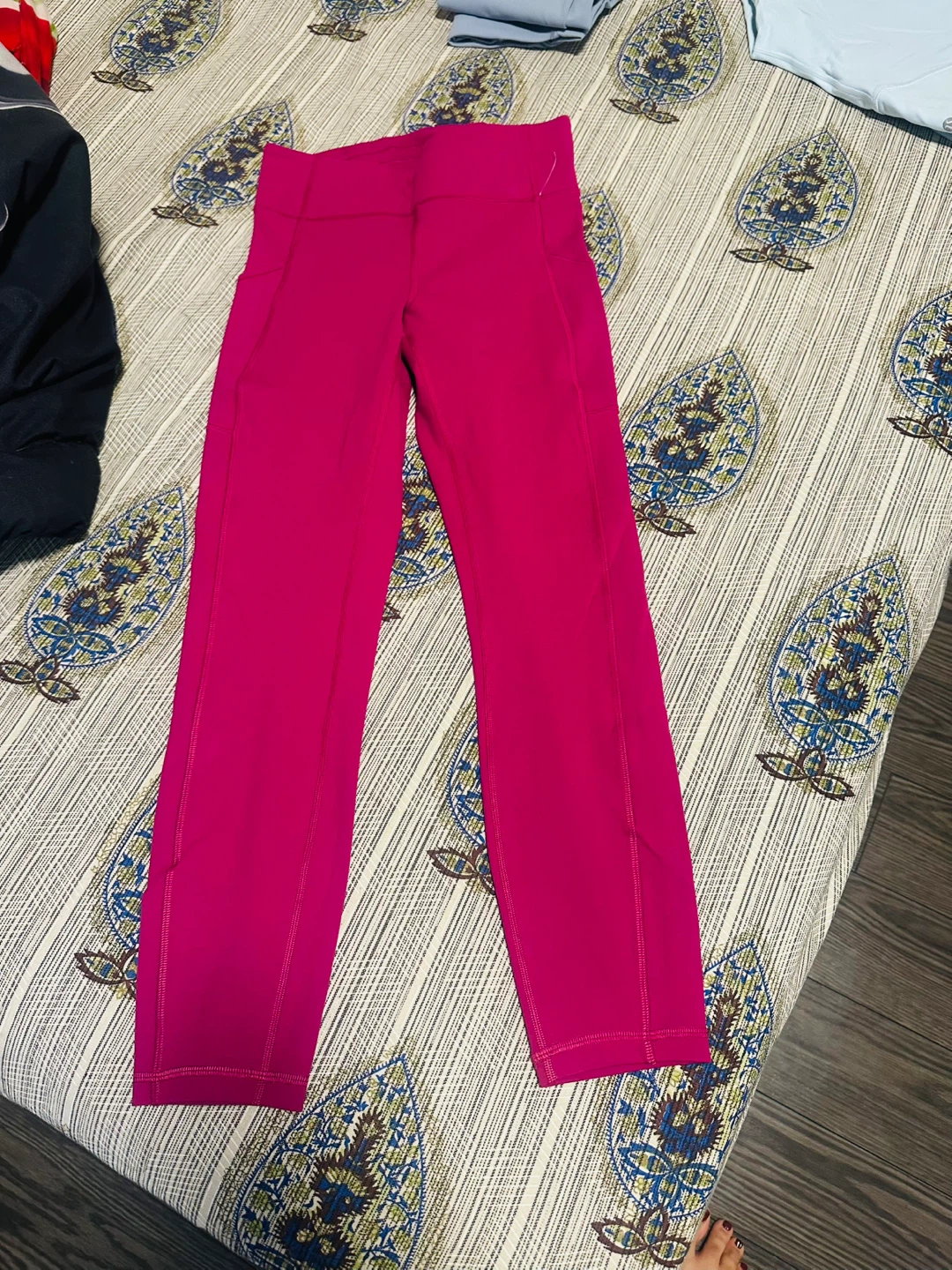 Lululemon Hot Pink Leggings Size 6