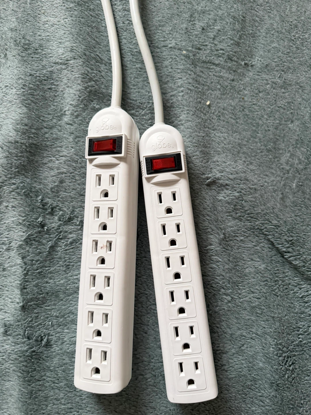 Globe Electric 6-Outlet Surge Protectors (2 Pack) - photo 2