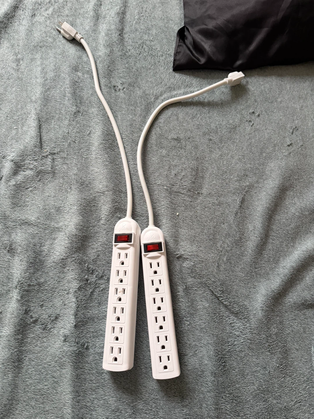 Globe Electric 6-Outlet Surge Protectors (2 Pack)