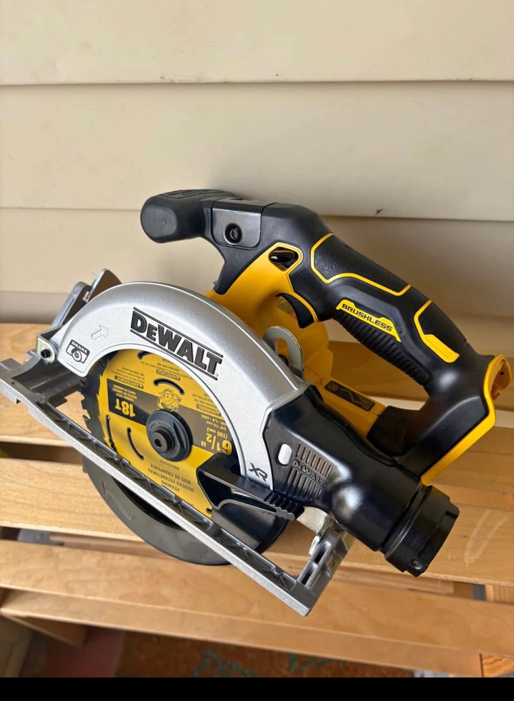 DEWALT DCS565 6 1/2" Cordless Circular Saw