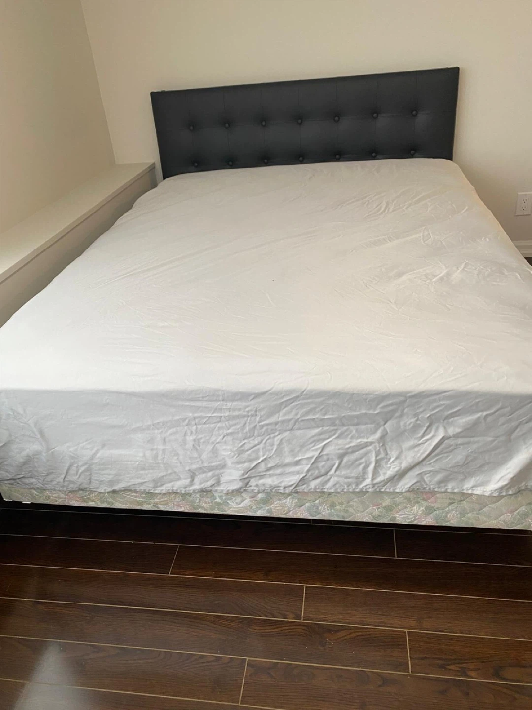 Black Faux Leather Tufted Headboard Queen Bed Frame