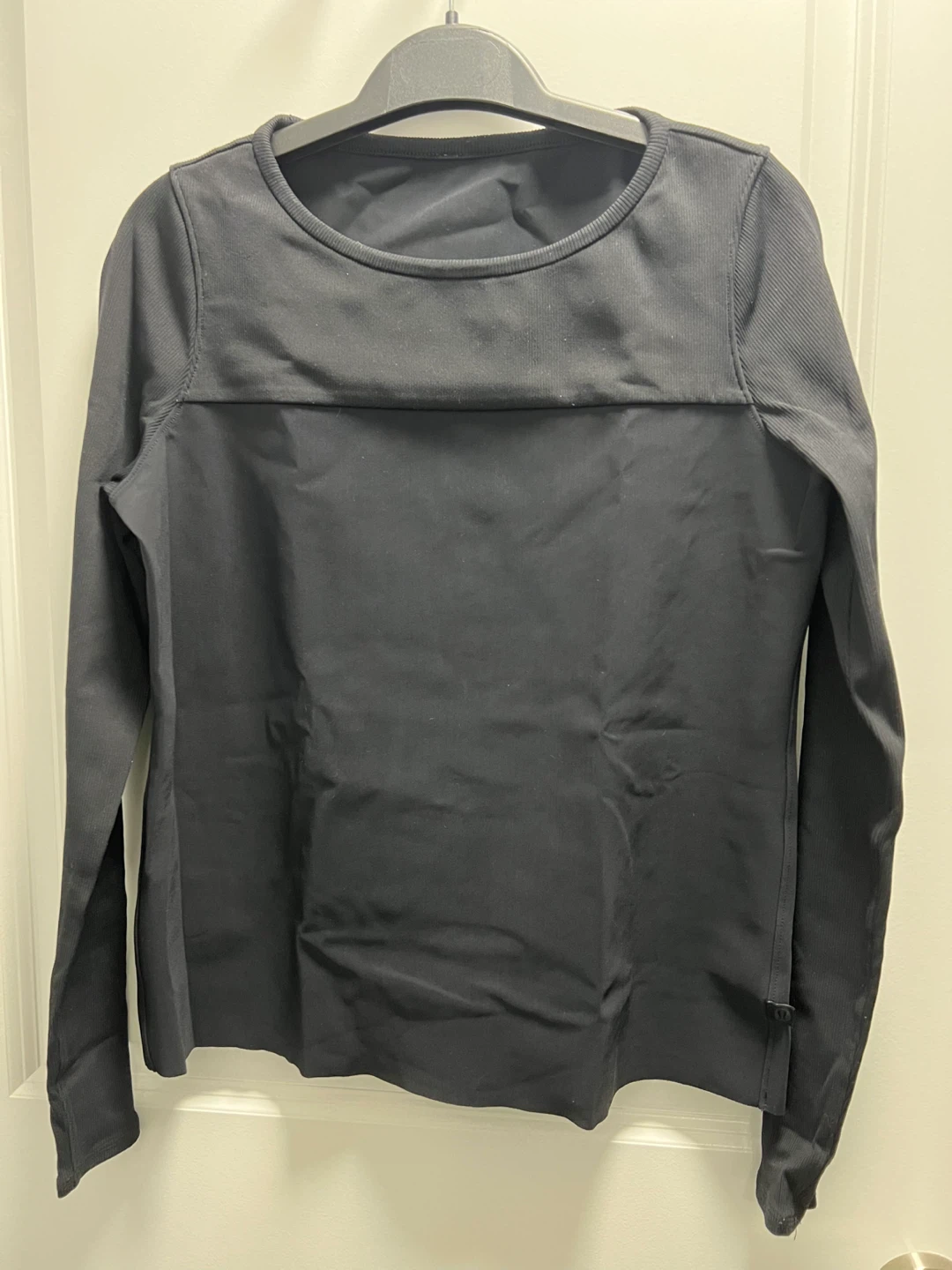 Lululemon Black Long Sleeve Top size 4