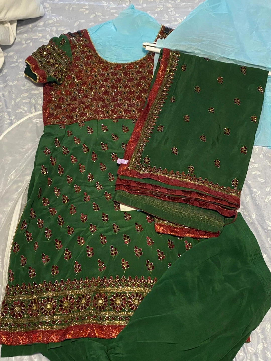 Women's Green and Red Embroidered Kurti Set