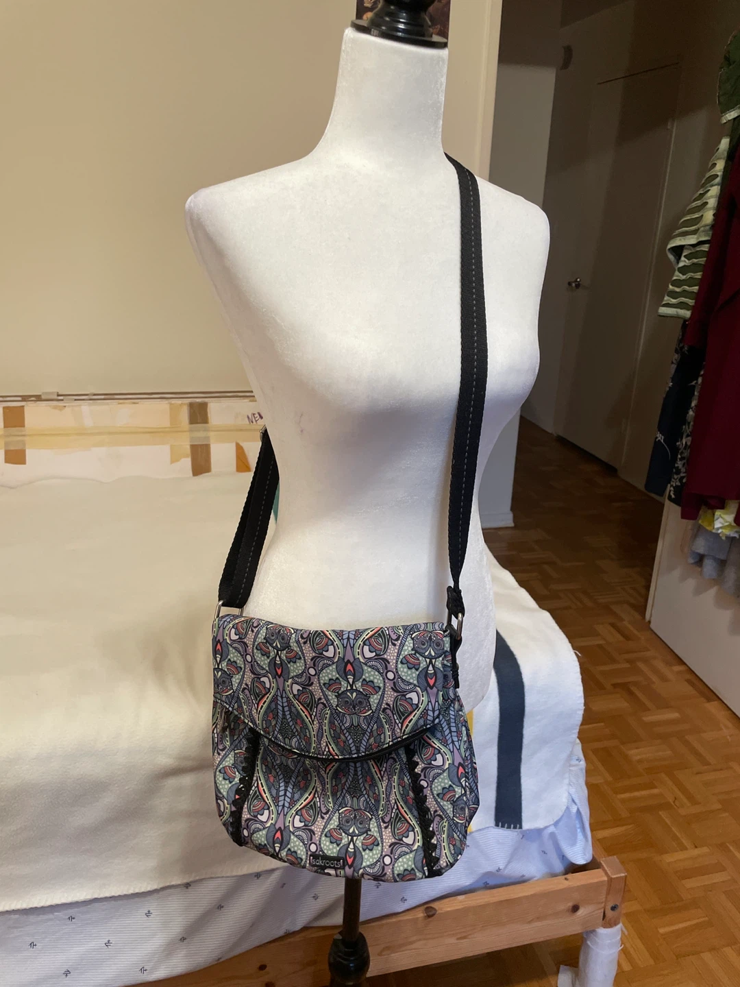 Sakroots Crossbody Bag with Owl Pattern - photo 4