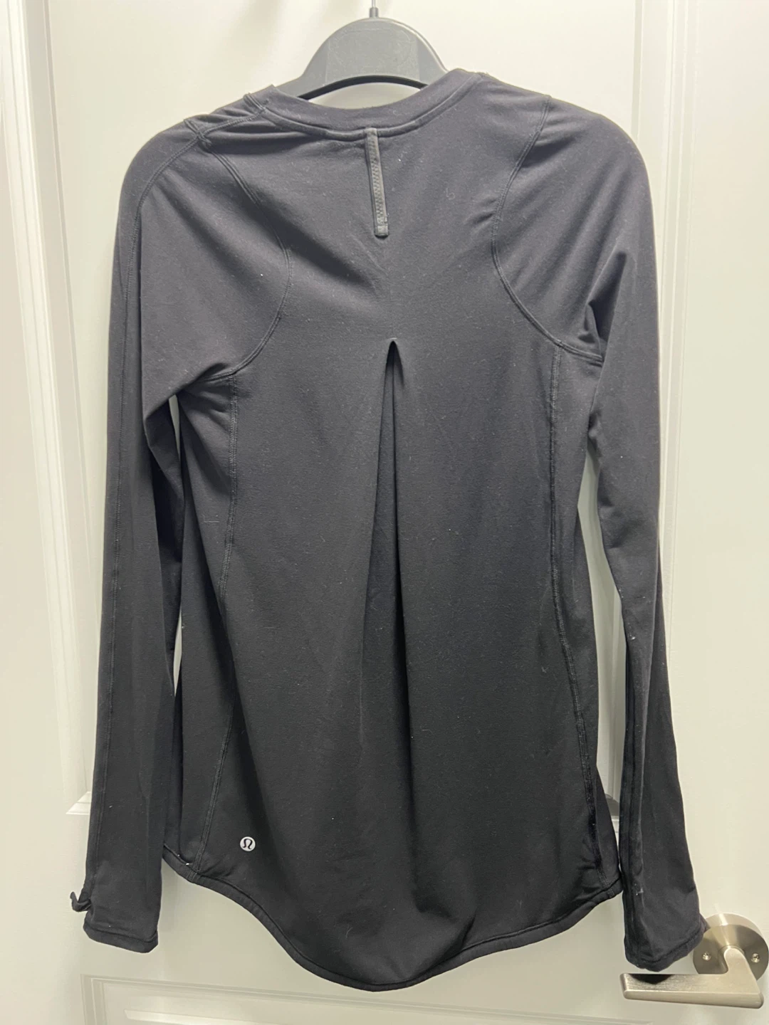 Lululemon Black Long Sleeve Top size 4 - photo 2